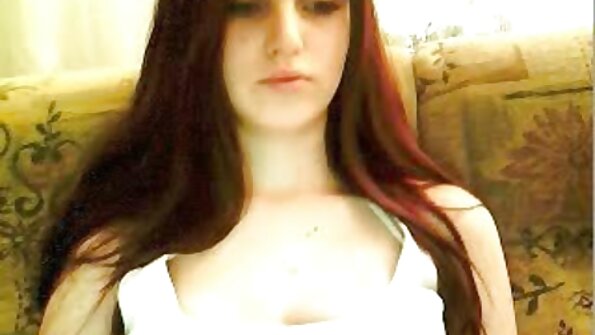 Maria öffnet ihre süße Beute für ein gutes Pflügen