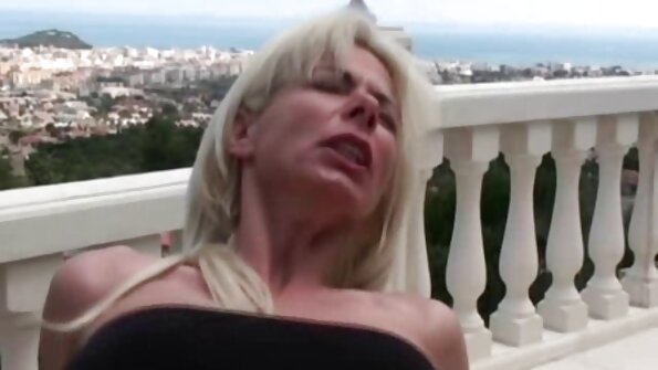 Edel Rotschopf bekommt Cumshot nach intensivem Pflügen