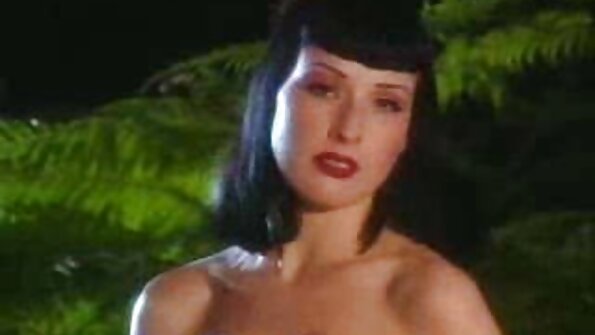 Schöne Puma Amy White wird von einem heißen tätowierten Typen gefickt