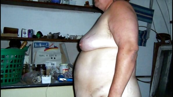 Der jüngere Typ fickt am Ende die wunderschöne Nikki Daniels