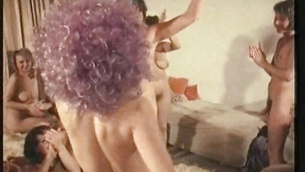 Stiefvater fickt etwas Verstand in Joseline Kelly