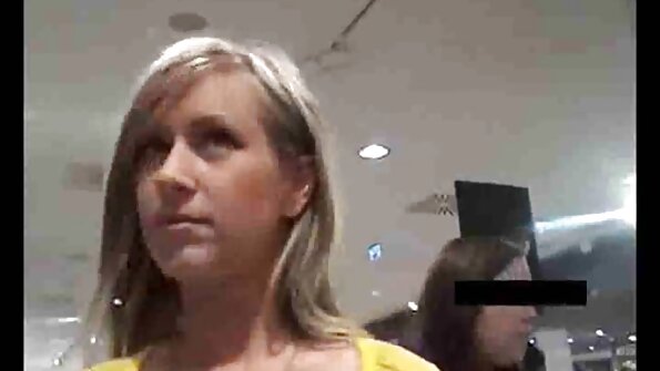 Verführerische Puma Andrea wird doppelt penetriert